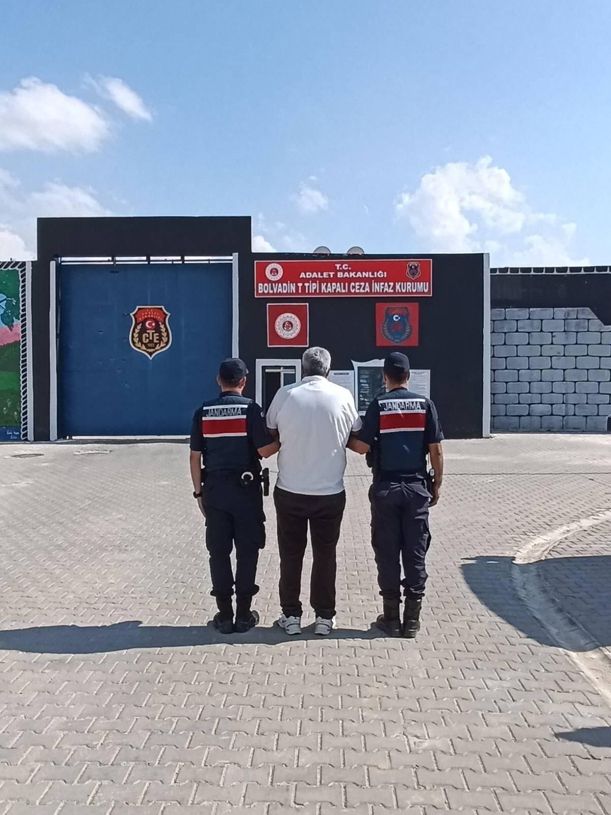 Uyuşturucudan aranan şahıs, Çay’da yakalandı 1 Uyuşturucudan aranan şahıs, Çay’da yakalandı