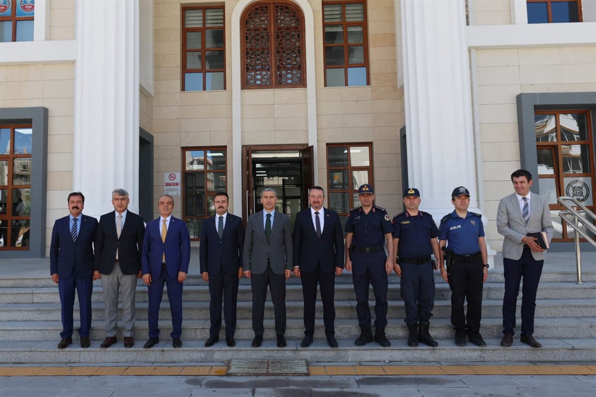 Vali Aktaş'tan Hocalar ve Kızılören'e ziyaret 3 Vali Aktaş'tan Hocalar ve Kızılören'e ziyaret