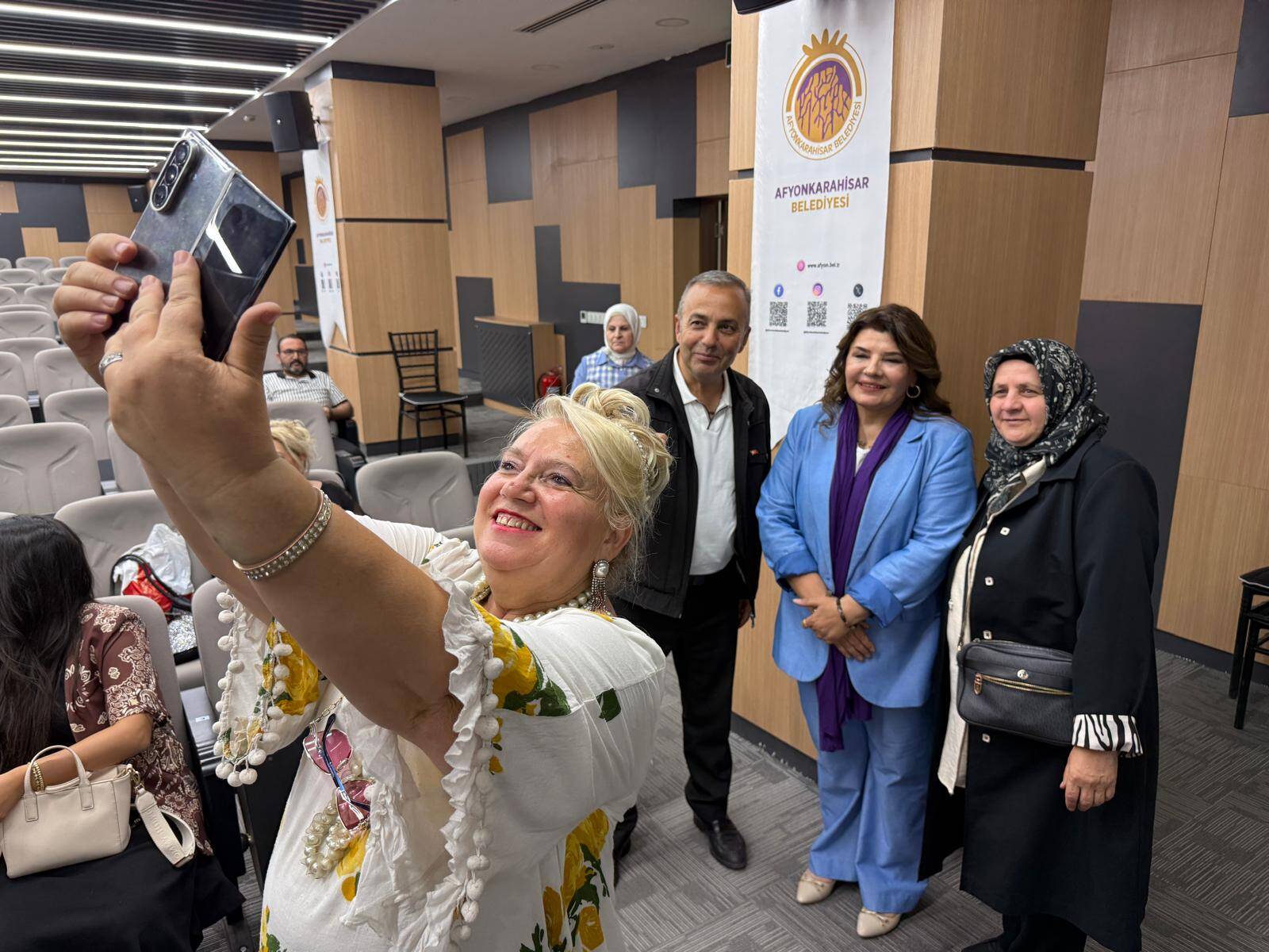 Hz. Sultan Divani ve 40 hatimli aşure geleneği konuşuldu