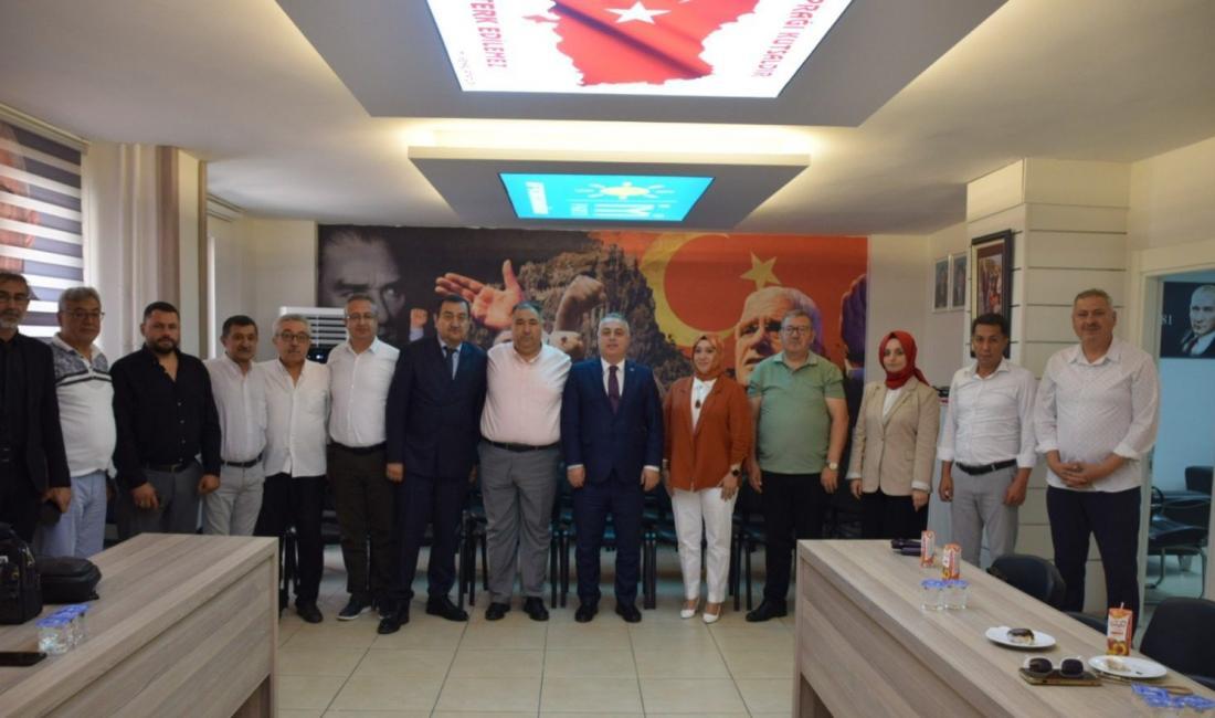 İstanbul Afyonkarahisarlılar Dernekleri Federasyonu (İSTAFDEF) yönetimi, İYİ Parti Afyonkarahisar İl