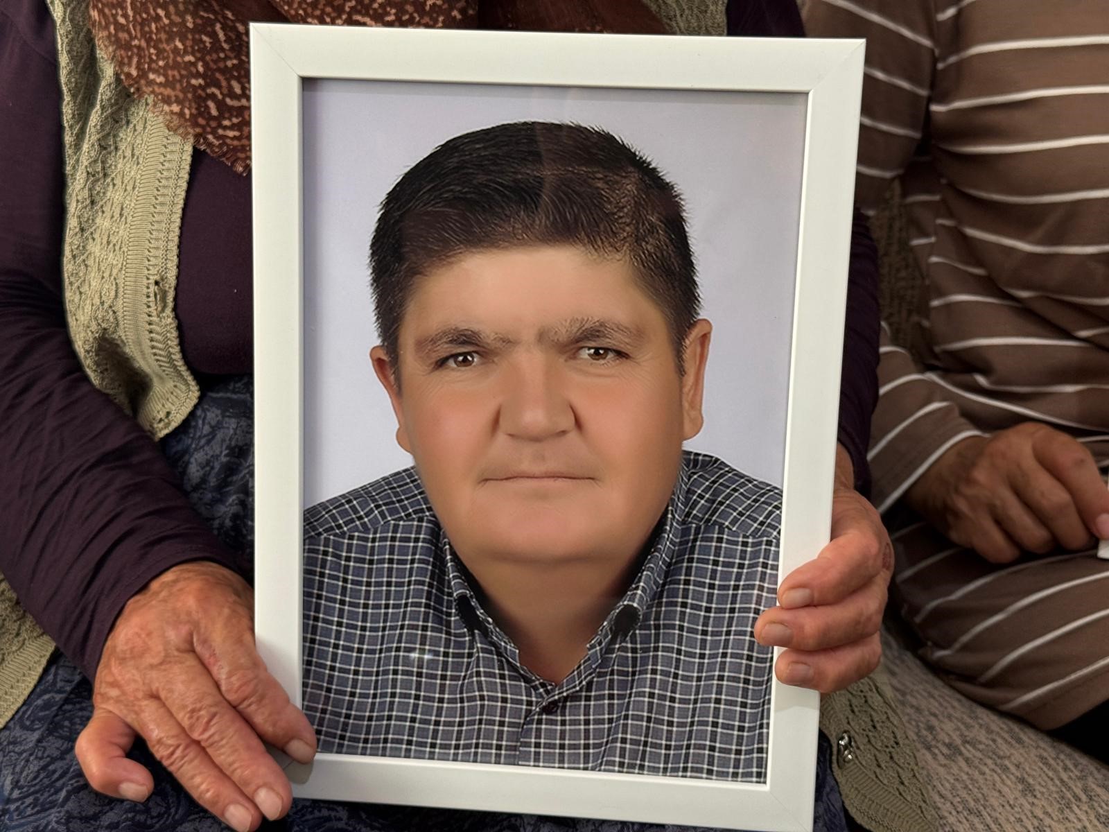Eşini vahşice kaybetti, çobanlık yaparak çocuklarını okutuyor