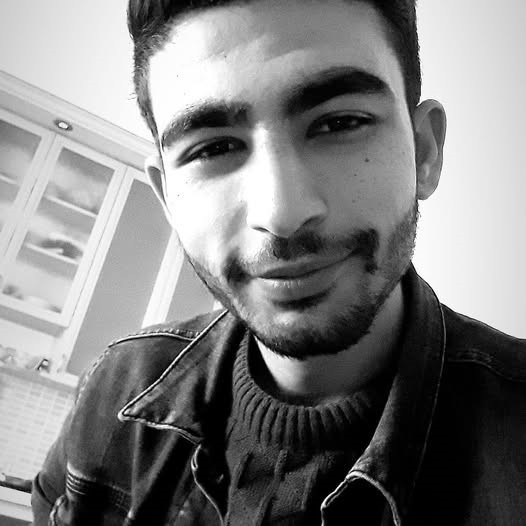 Eşini vahşice kaybetti, çobanlık yaparak çocuklarını okutuyor