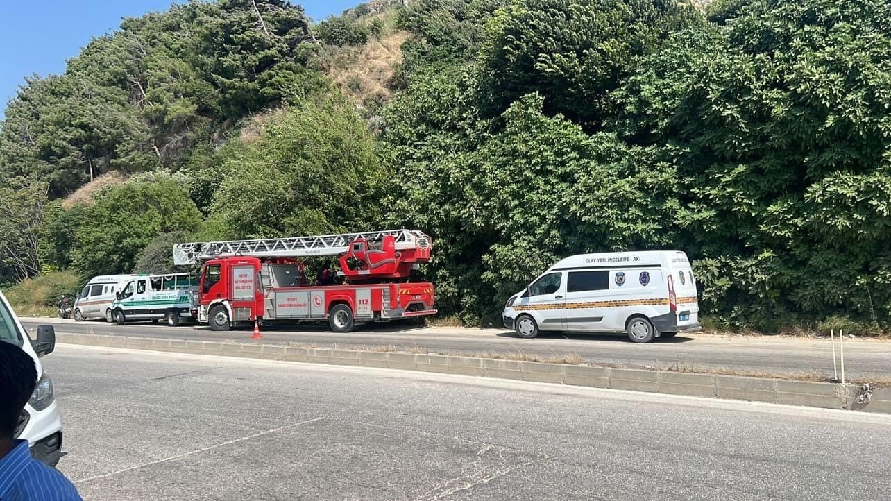 Hatay'da ağaçlık alandan gelen koku üzerine yapılan kontrollerde, incir ağacına
