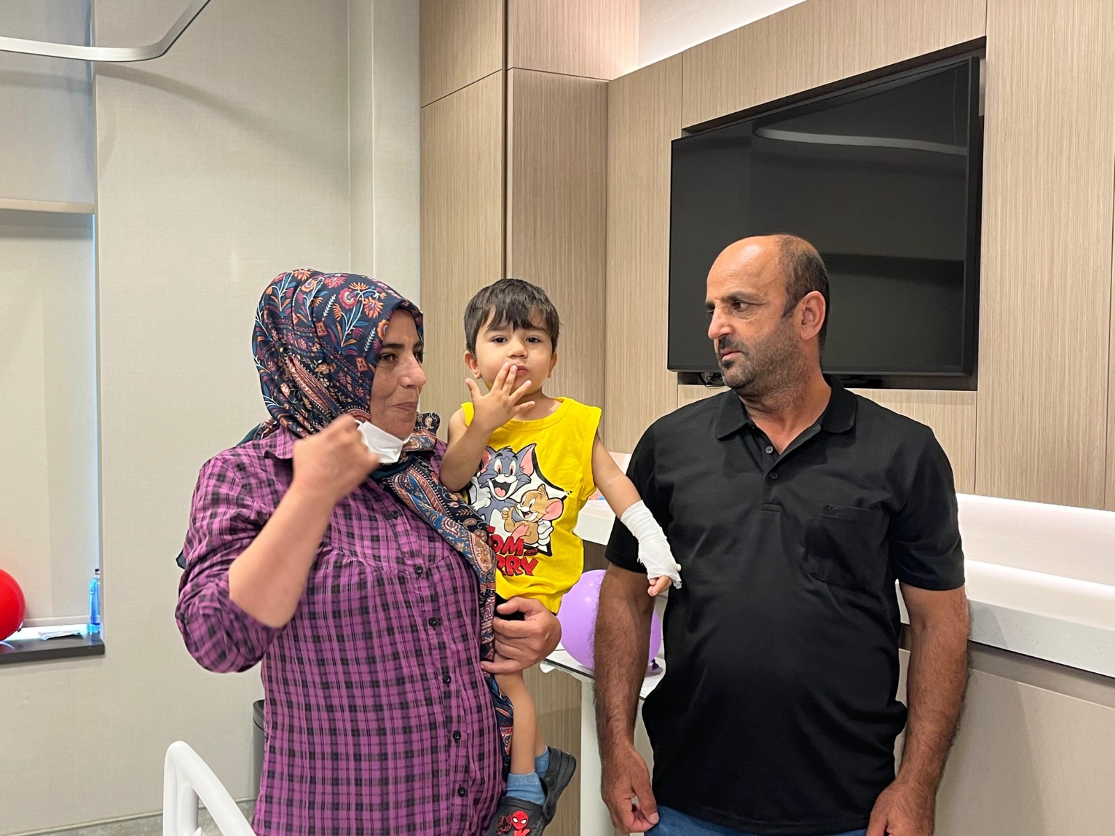 İki evladını kaybetti, üçüncü çocuğuna böbreğiyle can oldu