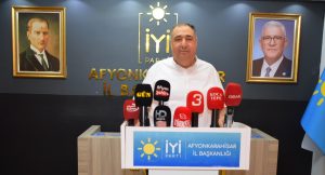 İYİ Parti Afyonkarahisar İl Başkanı Muhammet Mısırlıoğlu, haftalık basın toplantısında