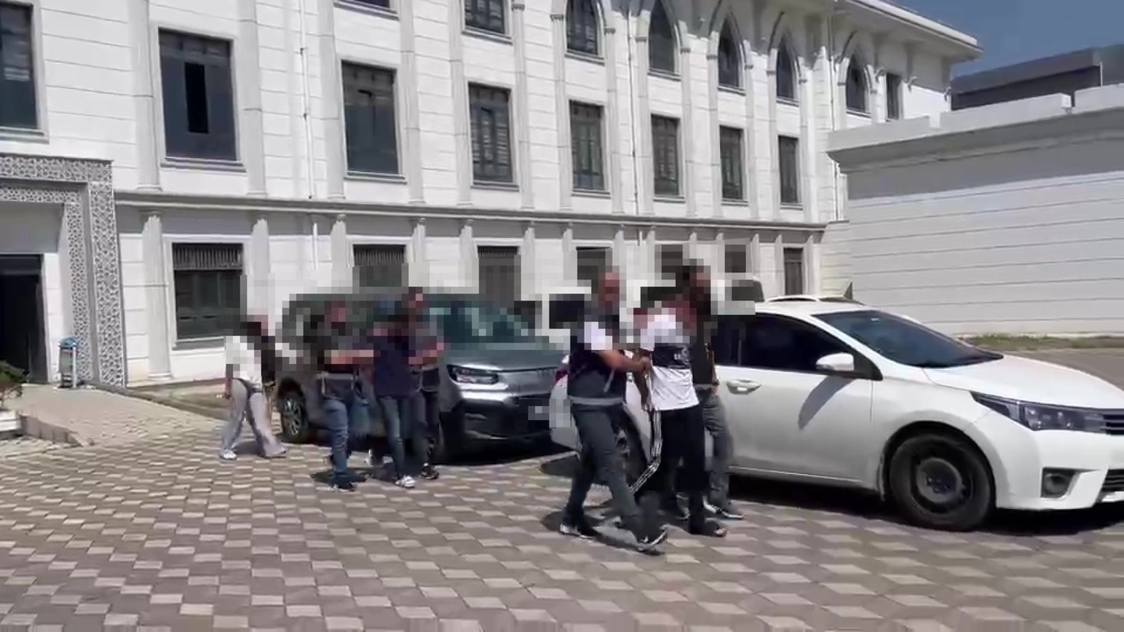 Ece Naz, kahvaltı hazırlarken sırtından vurulmuş 1 Ece Naz, kahvaltı hazırlarken sırtından vurulmuş
