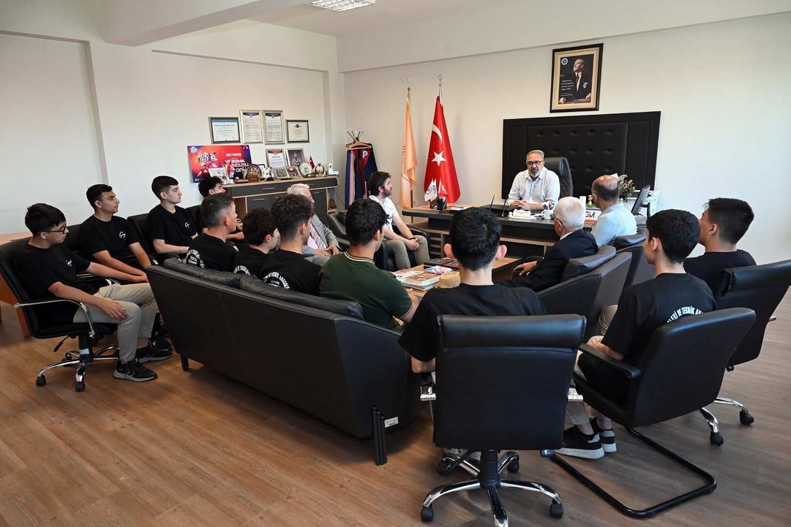Meslek liseliler AKÜ'de kariyer planlaması yaptı
