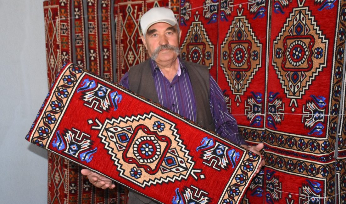 Afyonkarahisar'ın Bolvadin ilçesinde baba ve iki oğlunun hasır otu, sünger