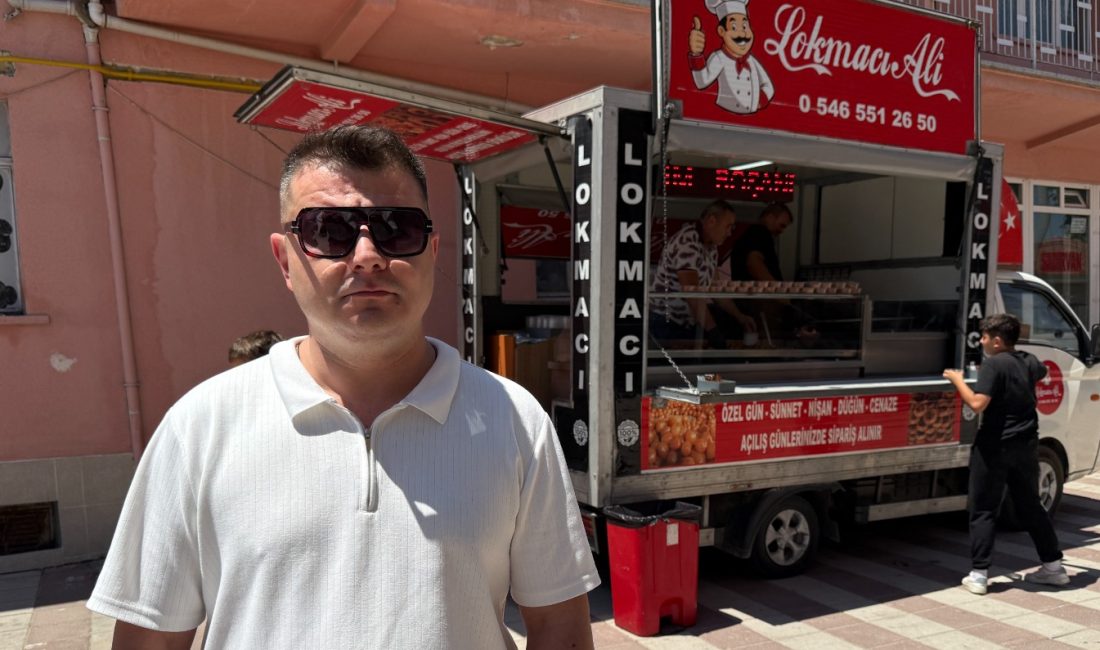Eskişehir'de, 7 yıllık evliliğini sonlandıran Kerem Soran, boşanma kararını kutlamak