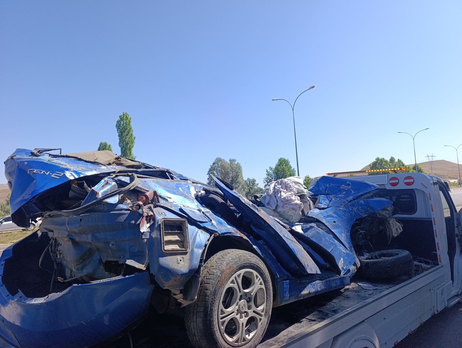 Afyonkarahisar'da feci kaza: 2 ölü, 1 ağır yaralı