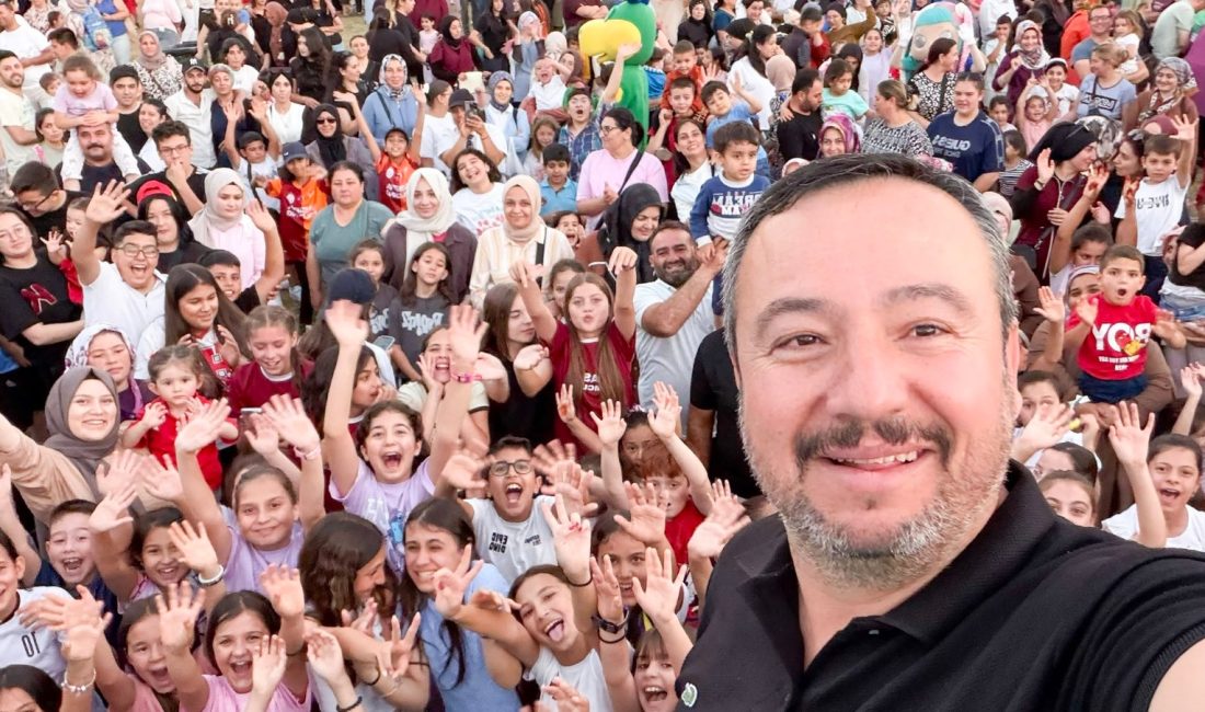 Sandıklı Belediyesi tarafından karne hediyesi olarak düzenlenen 2. Çocuk Karnavalı,