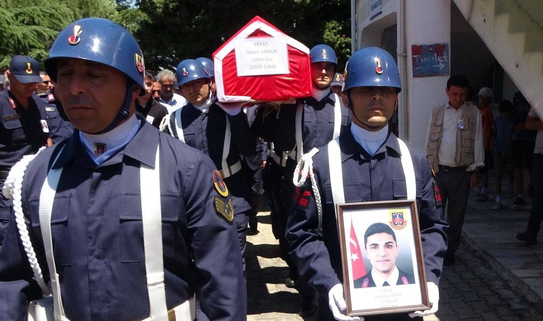 Afyonkarahisar'da meydana gelen trafik kazasında eşi ve 8 aylık bebeğiyle