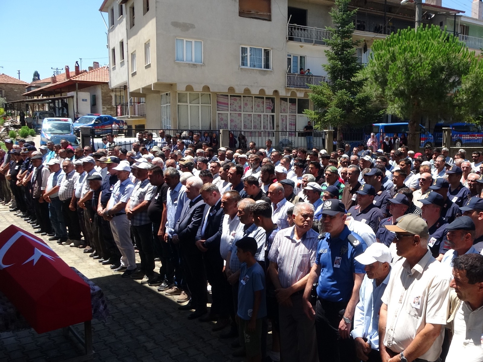 Uzman çavuş son yolculuğuna memleketi Uşak'ta uğurlandı