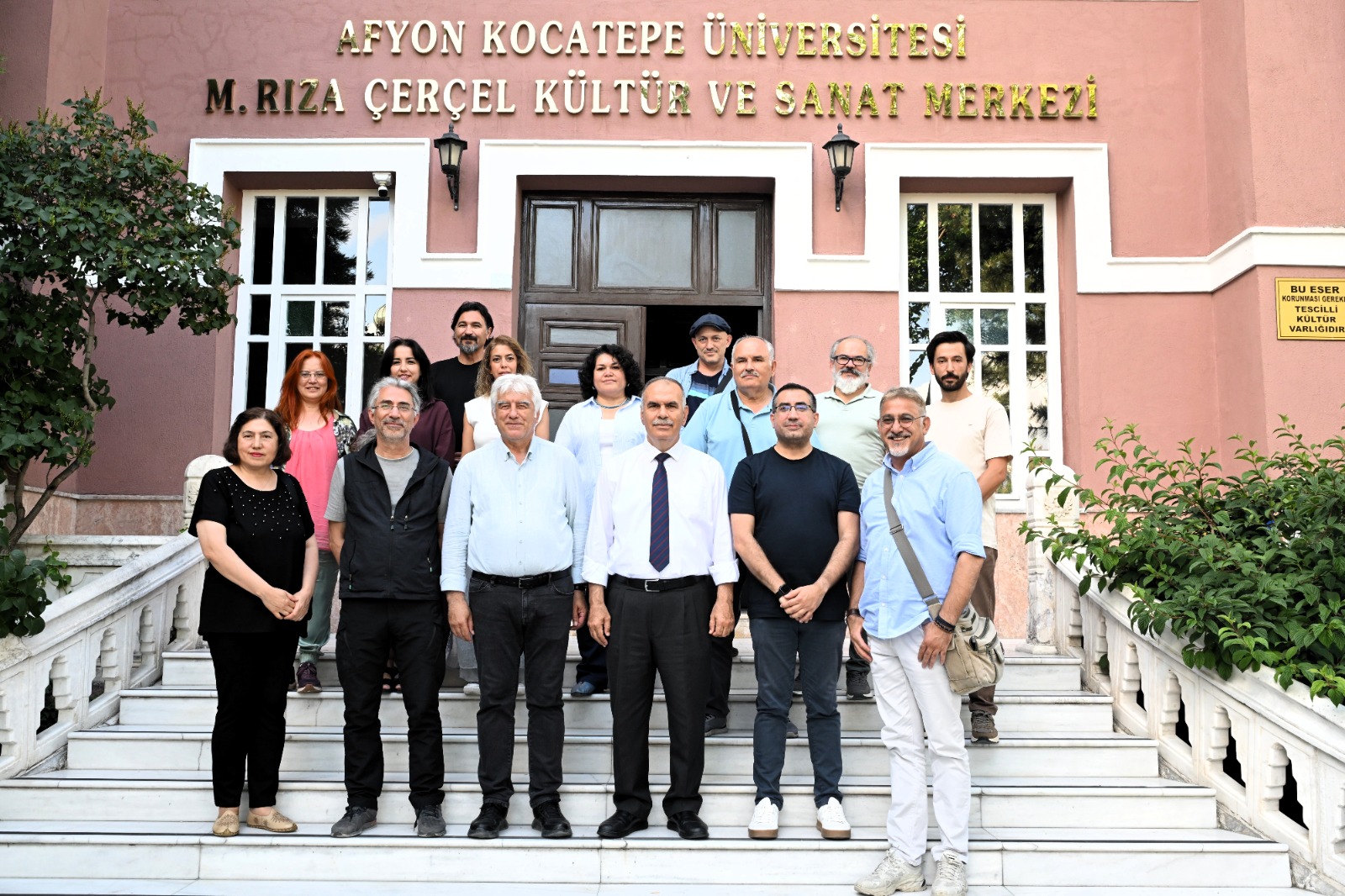 44 eser beğeniye sunuldu