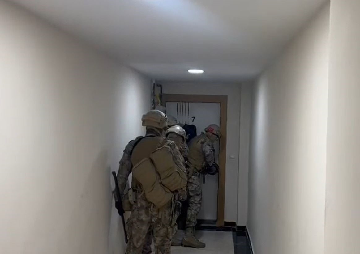“Ay Grubu” suç örgütüne operasyon 8 “Ay Grubu” suç örgütüne operasyon
