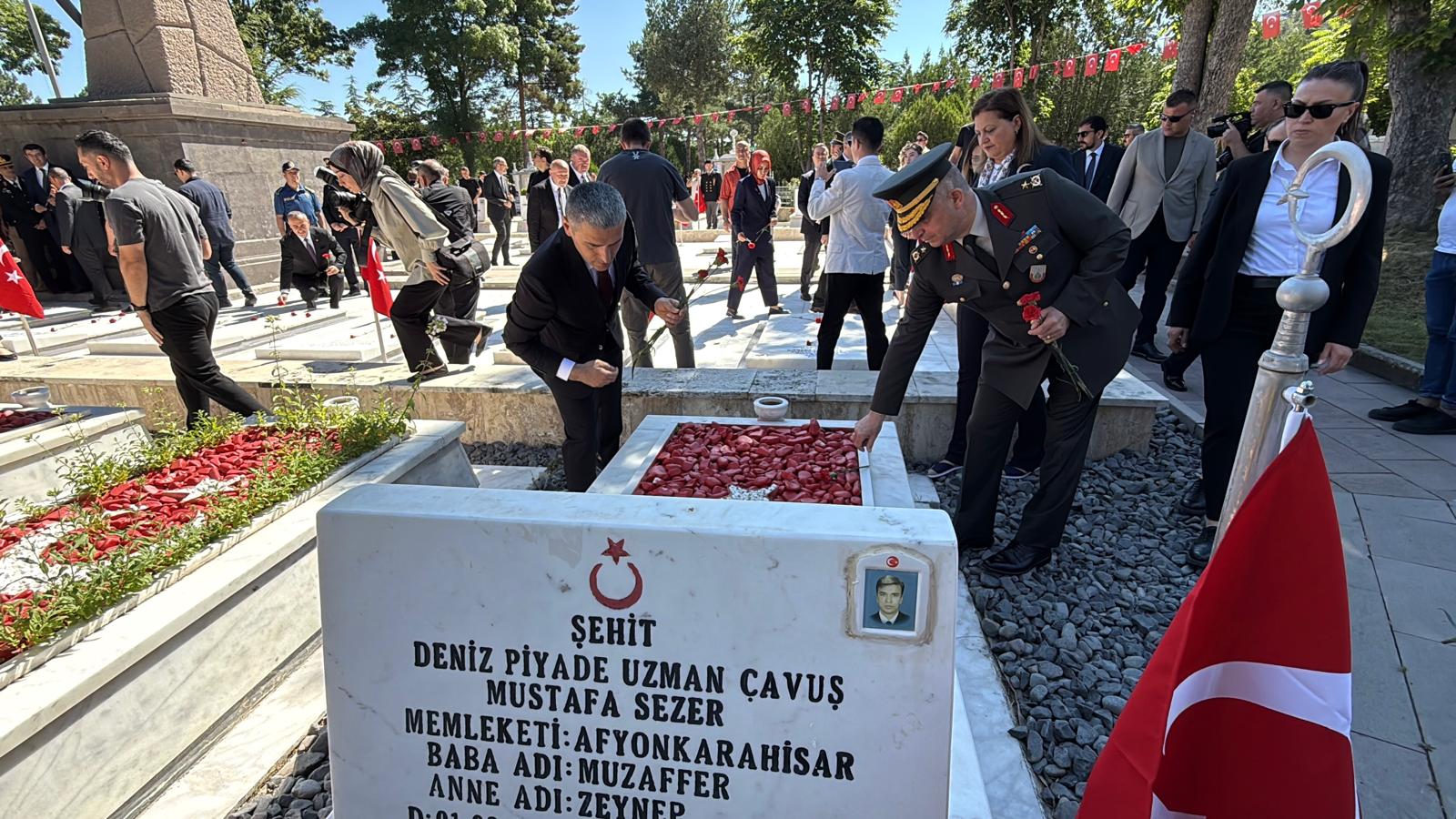 15 Temmuz şehitleri dualarla anıldı