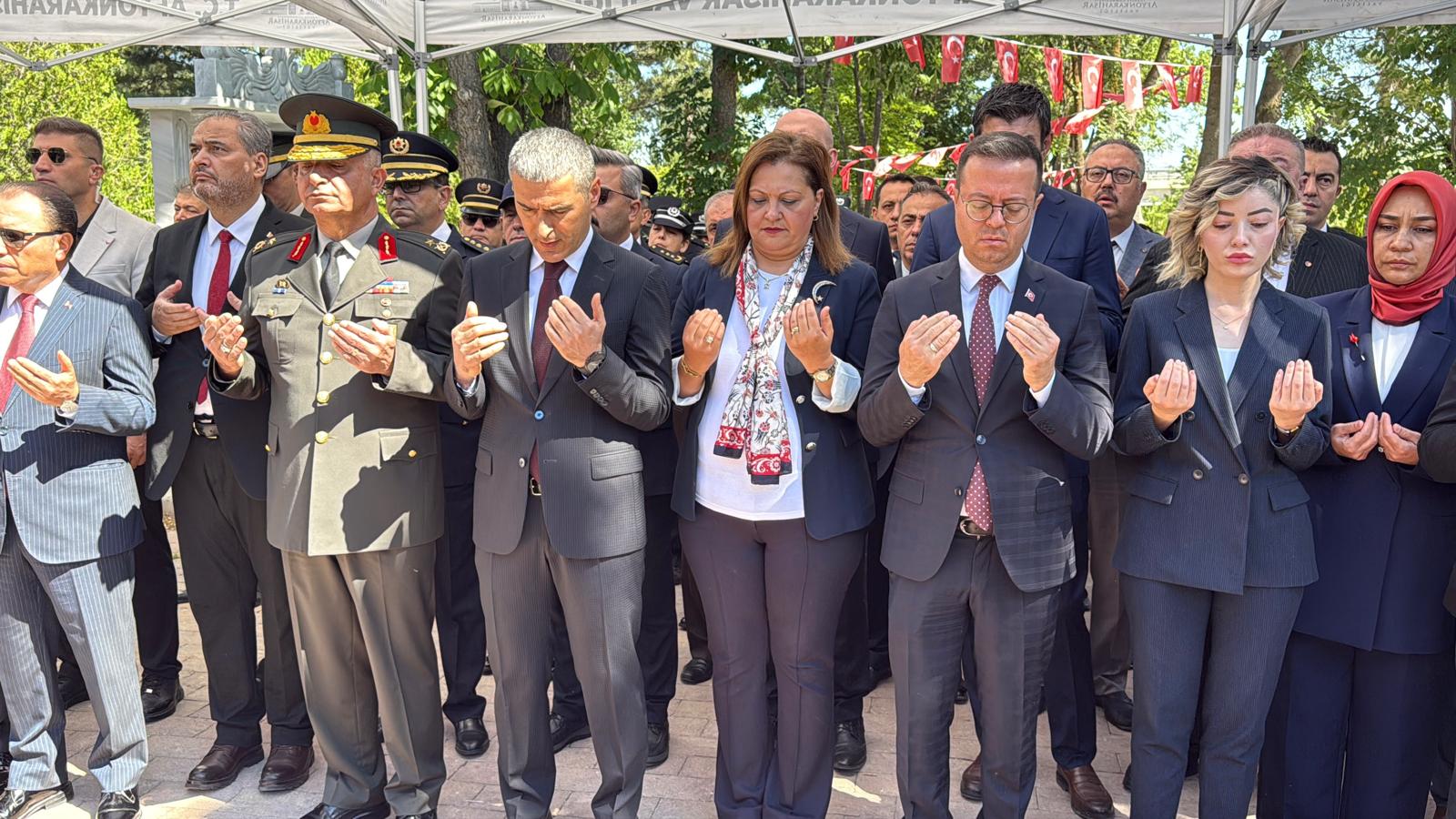 15 Temmuz şehitleri dualarla anıldı