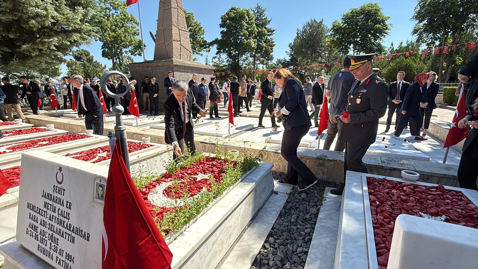 15 Temmuz şehitleri dualarla anıldı