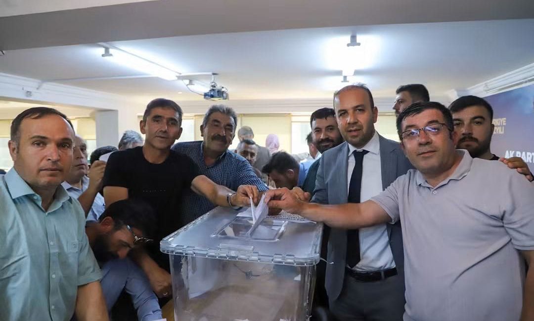 AK Parti Afyonkarahisar İl Başkanlığında gerçekleşen temayül yoklamasına AK Parti