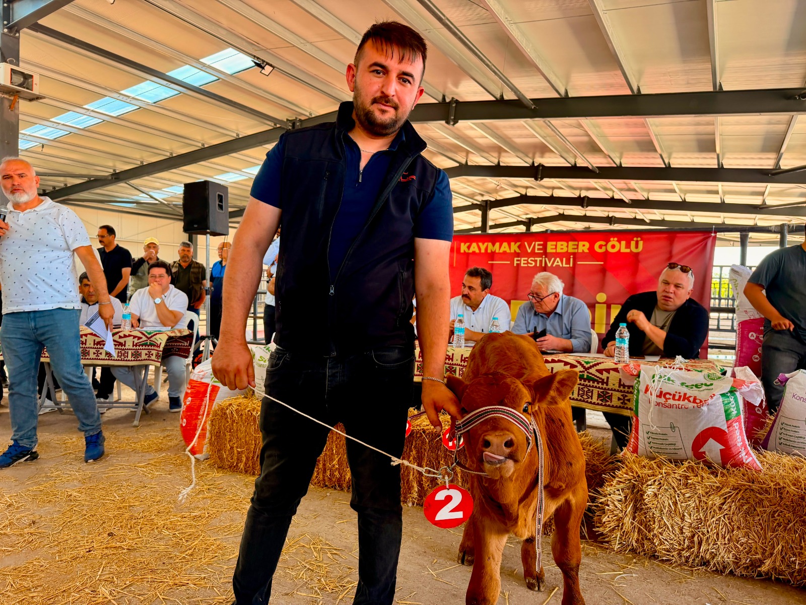 Tacın sahibi, 40 günlük buzağı oldu 5 Tacın sahibi, 40 günlük buzağı oldu