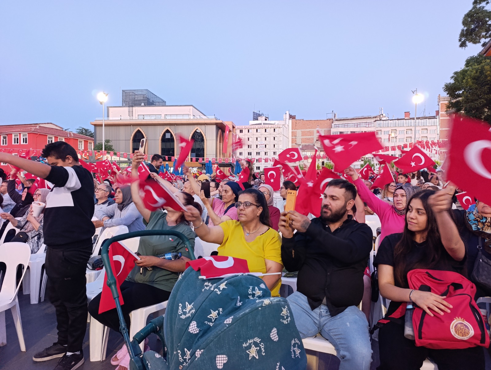 "Bugün bizlere düşen görev; 15 Temmuz'u unutmamak, unutturmamak" 4 "Bugün bizlere düşen görev; 15 Temmuz'u unutmamak, unutturmamak"