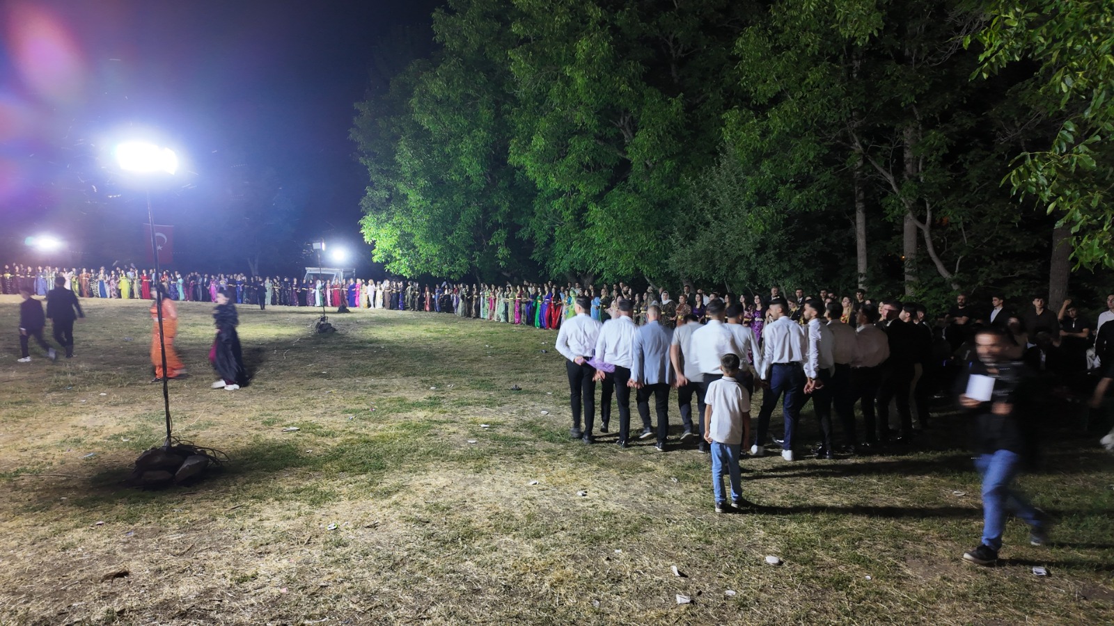 Köy düğününde balya balya para, milyonluk takı