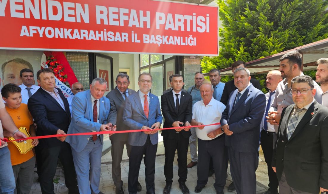 Yeniden Refah Partisi Afyonkarahisar İl Başkanlığı'nın yeni hizmet binası düzenlenen