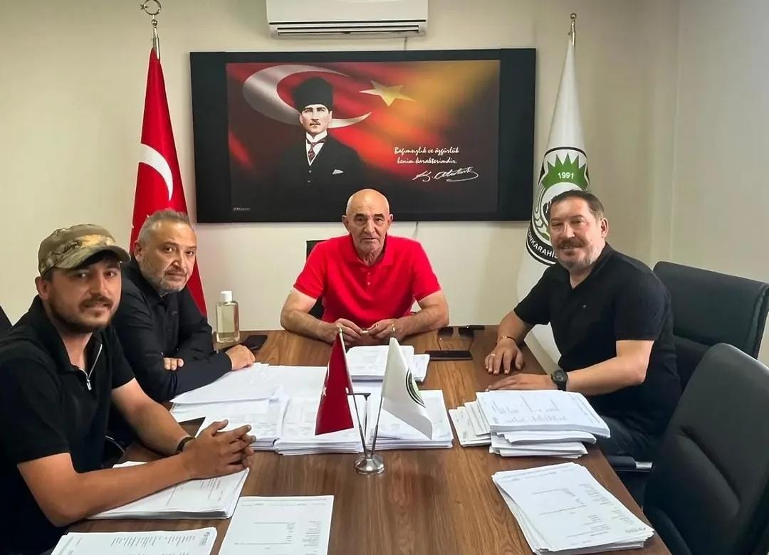 Dinar Belediye Başkanı Veysel Topçu, Afyonkarahisar Ticaret Borsası bünyesinde faaliyet