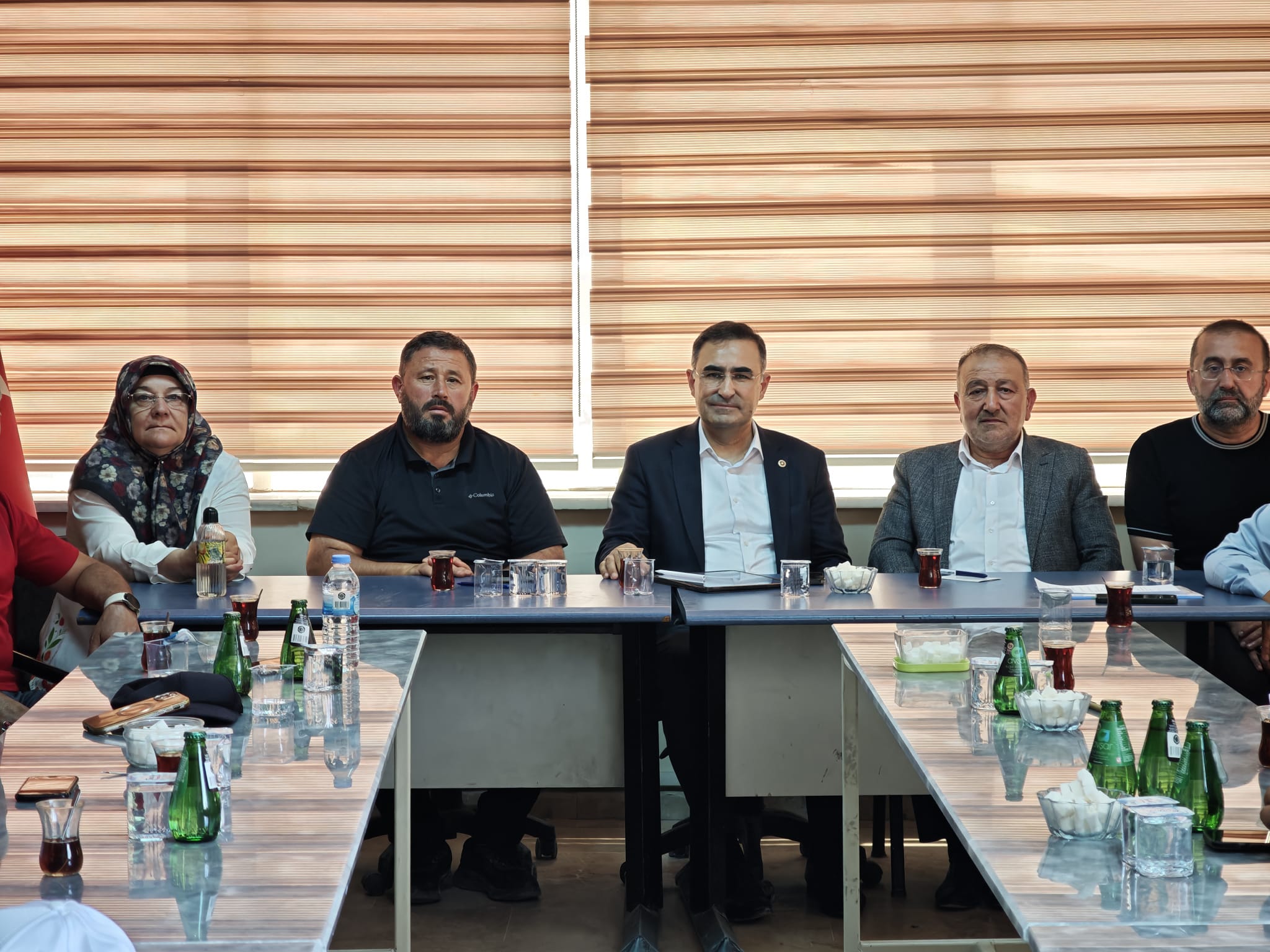 AK Parti Afyonkarahisar Milletvekili Dr. Hasan Arslan ve beraberindeki teşkilat