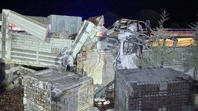 Konya'nın Akşehir ilçesi yakınlarında meydana gelen trafik kazasında, traktöre çarptıktan