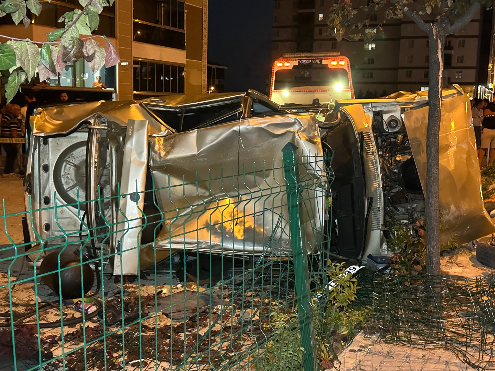 Kontrolden çıkan otomobilin sürücüsü tutuklandı 1 Kontrolden çıkan otomobilin sürücüsü tutuklandı