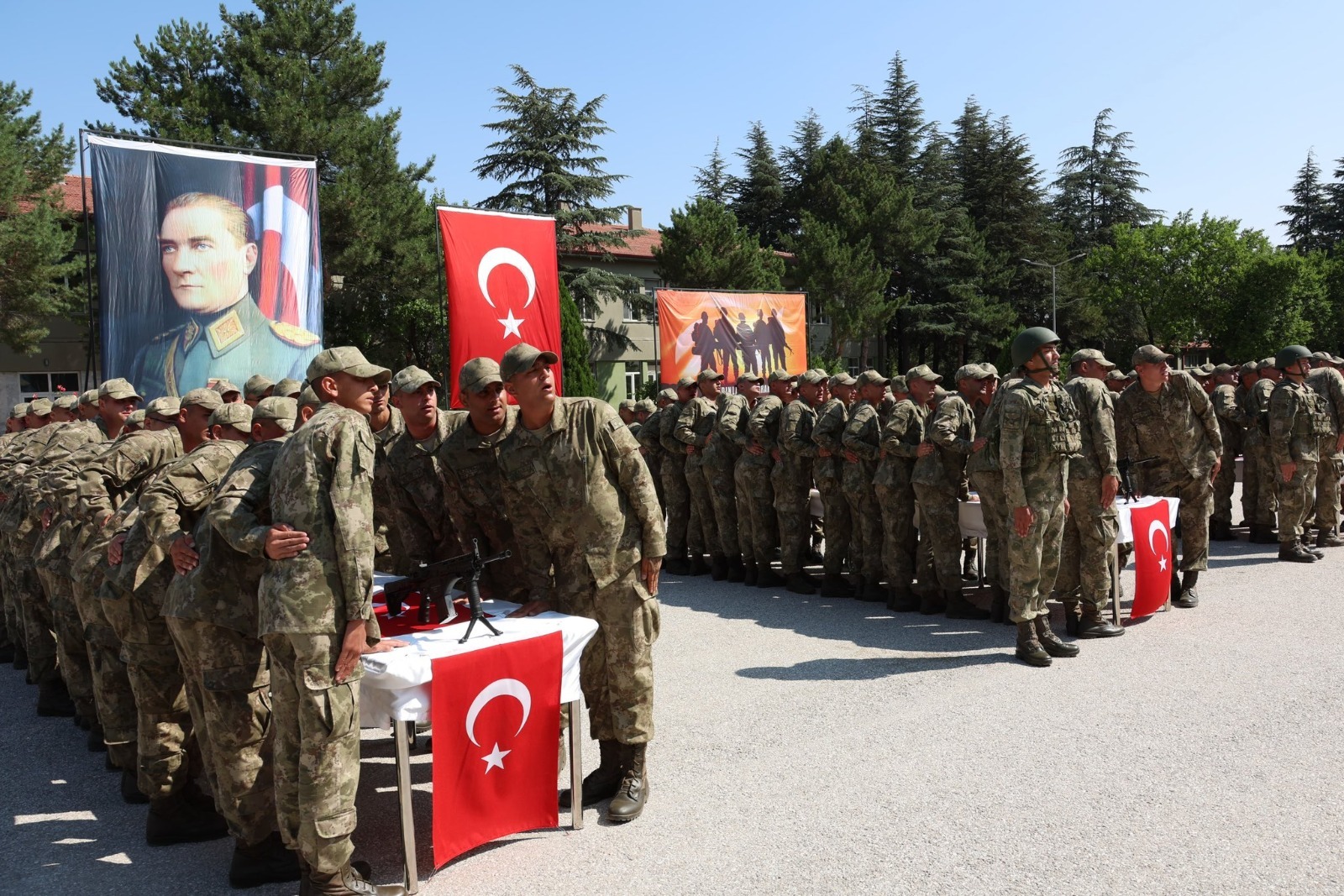 Afyonkarahisar'da Mehmetçiklerin yemin gururu