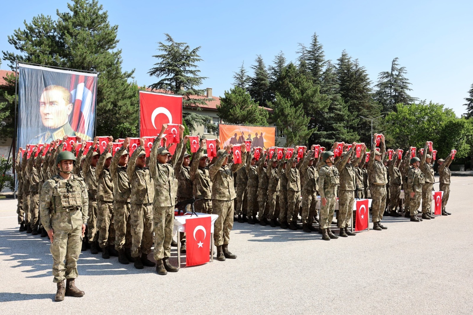 Afyonkarahisar'da Mehmetçiklerin yemin gururu