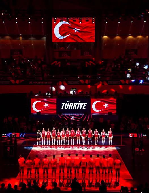 Afyonkarahisar Belediye Başkanı Burcu Köksal, 2026 FIVB Voleybol Milletler Ligi'nde