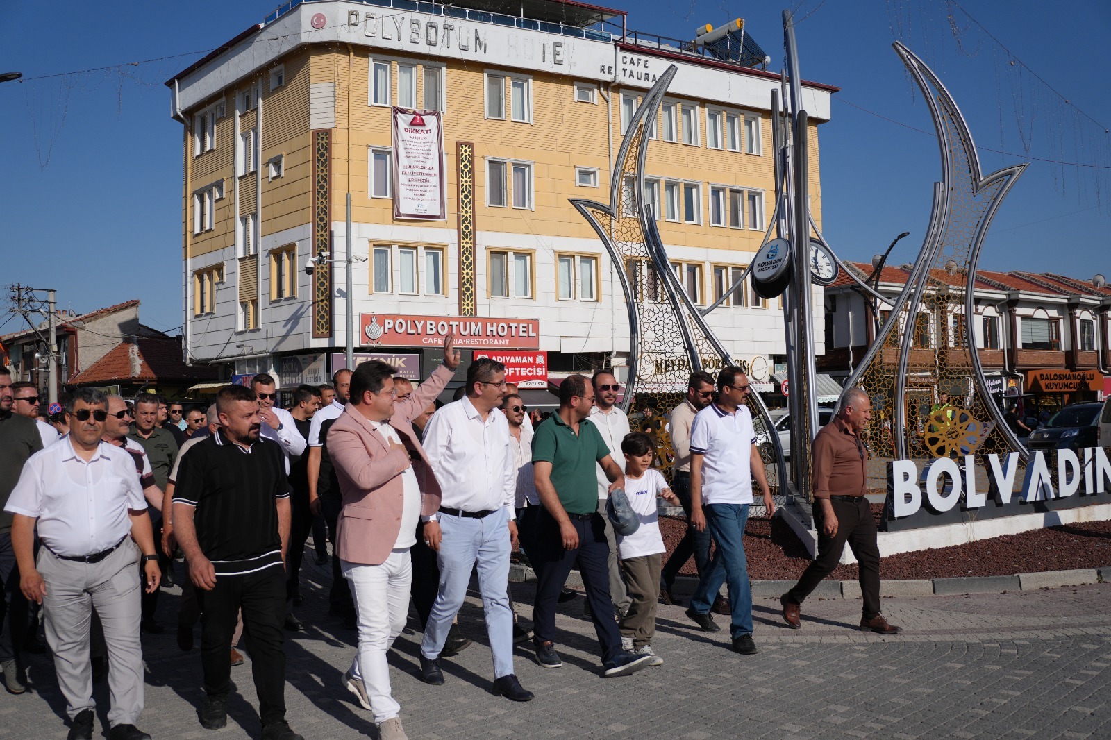 “Bizim yolumuz hizmet, rotamız Bolvadin’dir”