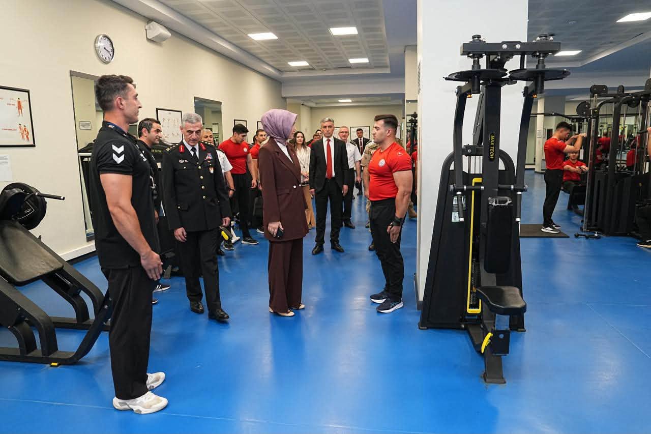 Yiğitbaşı, Akademi'de öğrencilerle buluştu