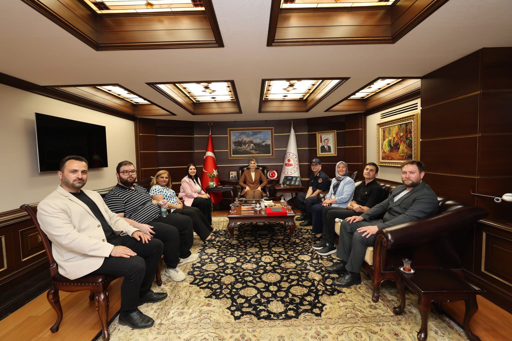 Bakan Yardımcısı Yiğitbaşı, özel bireylerle buluştu 2 Bakan Yardımcısı Yiğitbaşı, özel bireylerle buluştu