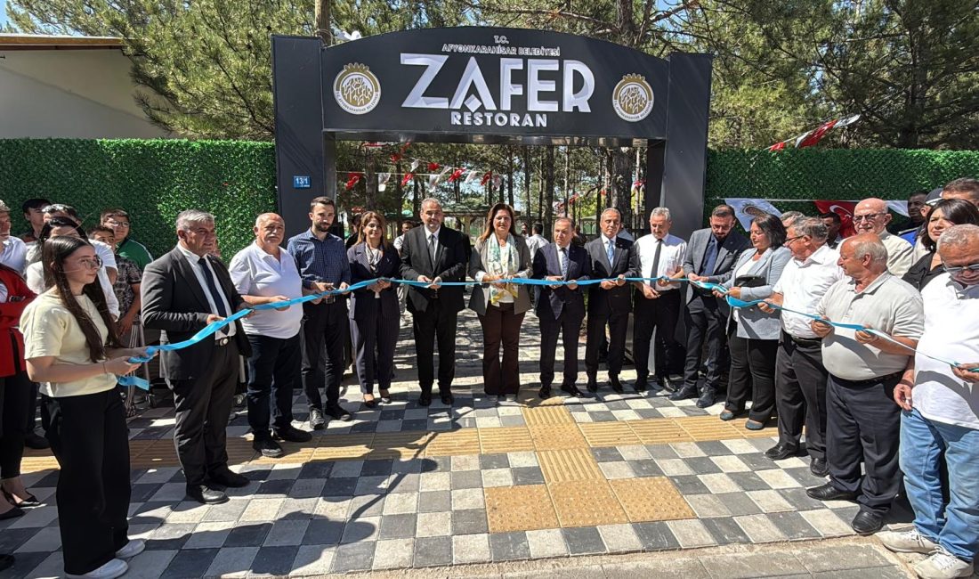 Afyonkarahisar Belediyesi tarafından yapımı tamamlanan Zafer Restoran, düzenlenen törenle hizmete