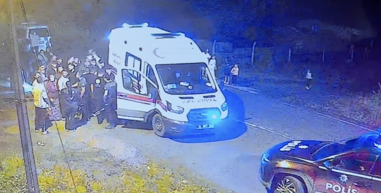 İstanbul’un Arnavutköy ilçesinde eşi ve yeğeniyle yürüyüş yapan Güler Karavay’a