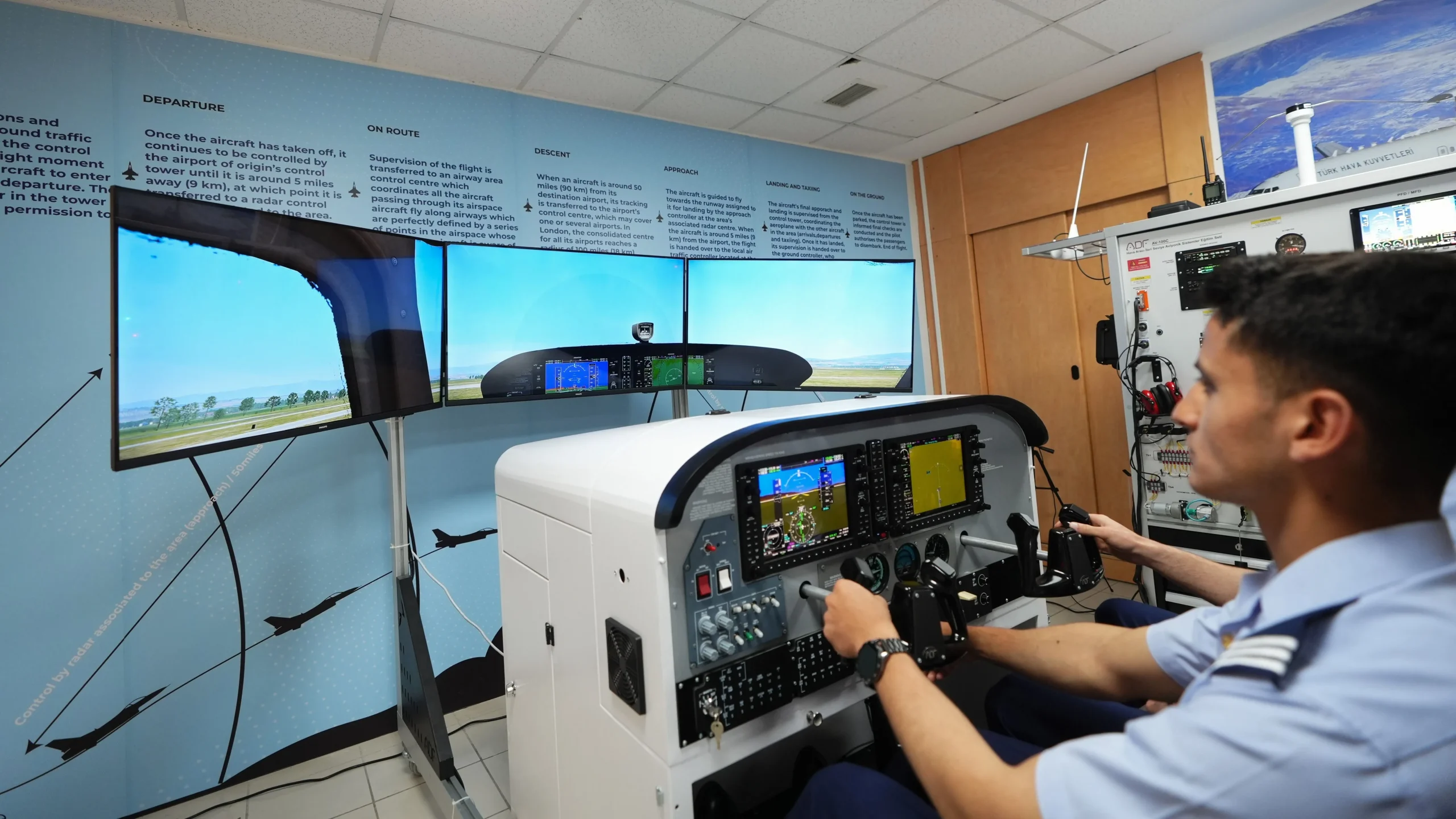 Hava Harp Okulu'nda geleceğin pilotları çok yönlü eğitimle yetişiyor 2 Hava Harp Okulu'nda geleceğin pilotları çok yönlü eğitimle yetişiyor