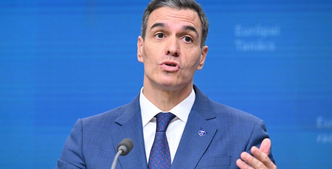 İspanya Başbakanı Pedro Sanchez, Gazze Şeridi'nde ağır hasar gören bir