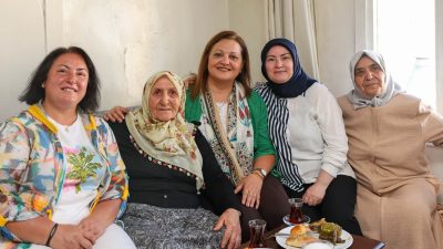 Afyonkarahisar Belediye Başkanı Burcu Köksal, vatandaşlarla buluşmaya devam ediyor.