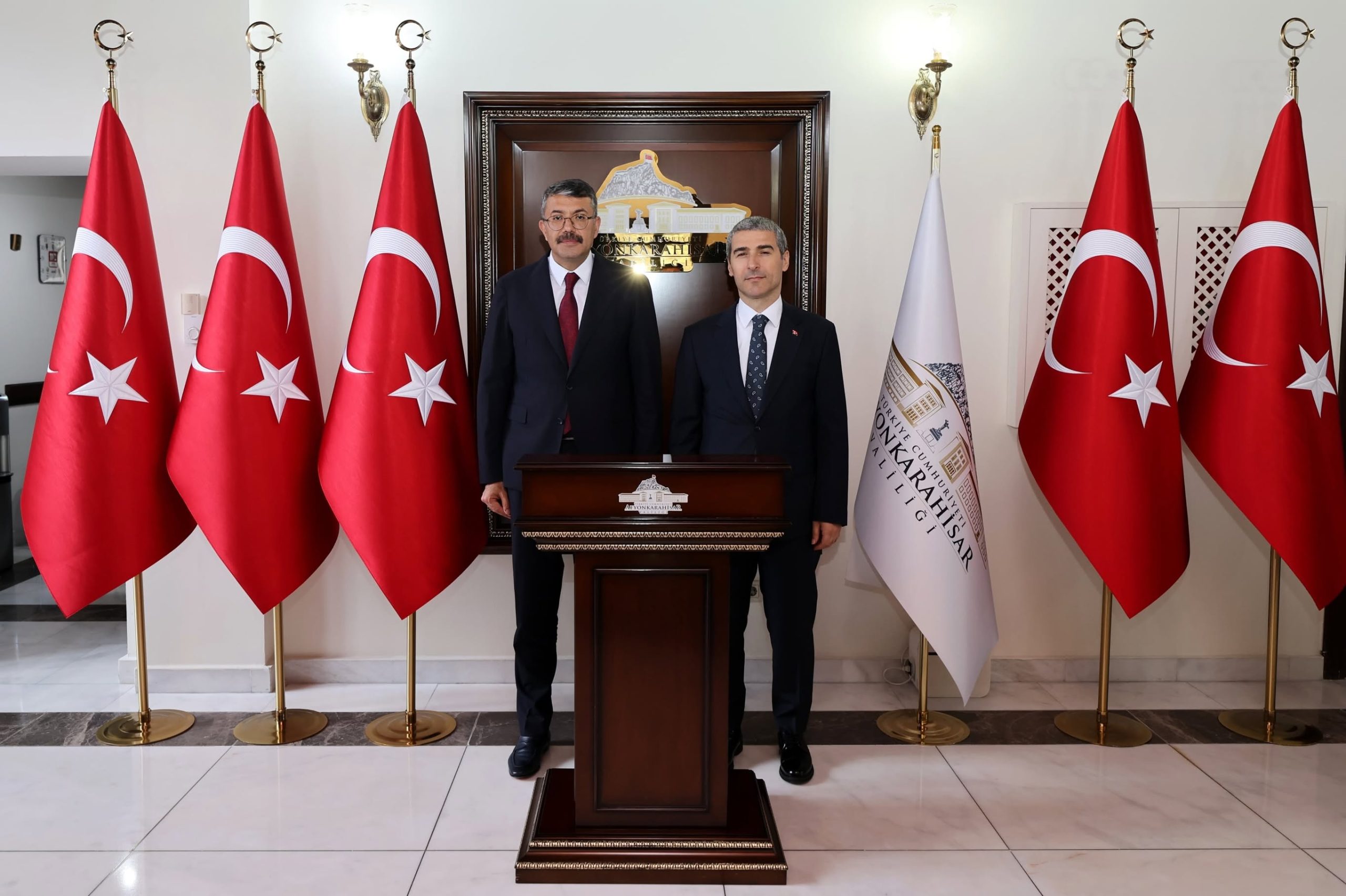 İçişleri Bakan Yardımcısı Ali Çelik, Afyonkarahisar Valisi Dr. Naci Aktaş’ı