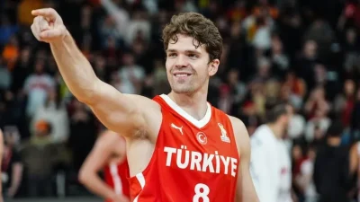 Amerikan Basketbol Ligi (NBA) ekiplerinden Dallas Mavericks, milli oyuncu Tarık