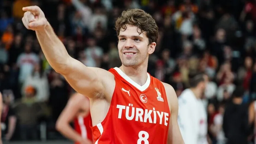 Amerikan Basketbol Ligi (NBA) ekiplerinden Dallas Mavericks, milli oyuncu Tarık