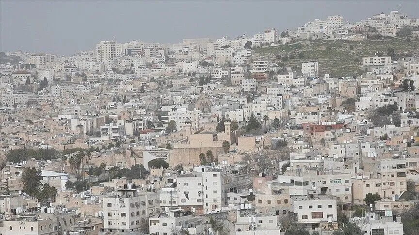 İşgal altındaki Batı Şeria'da Filistin topraklarını gasbeden İsraillilerin Filistinlilere ve