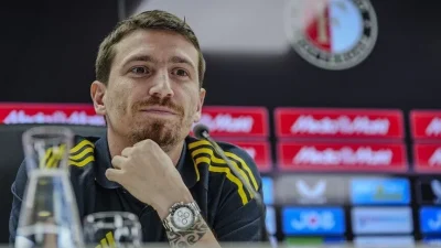 Fenerbahçe Kulübü, tecrübeli orta saha oyuncusu Mert Hakan Yandaş'ın sözleşmesini