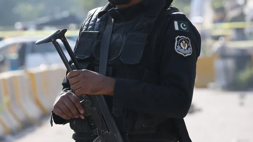 Pakistan'ın Belucistan eyaletinde yolcu otobüsünün uçuruma yuvarlanması sonucu ilk belirlemelere