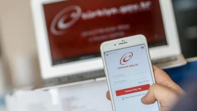 Çalışma ve Sosyal Güvenlik Bakanı Vedat Işıkhan, Sosyal Güvenlik Kurumunun
