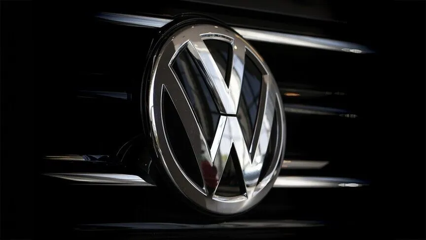 Alman otomotiv üreticisi Volkswagen'in (VW), maliyetlerini rekabetçi hale getirmek için